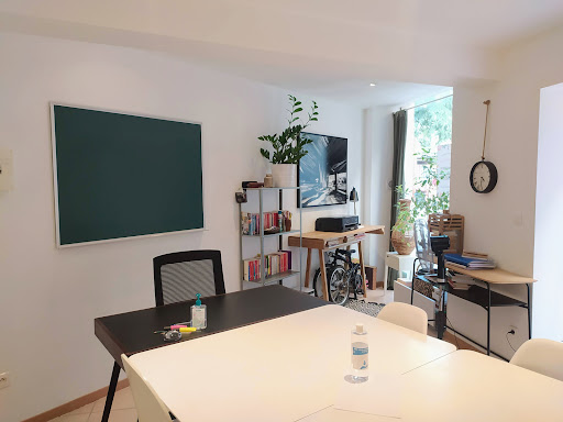 Professeur de français Nîmes centre ville. Cours de français Nîmes